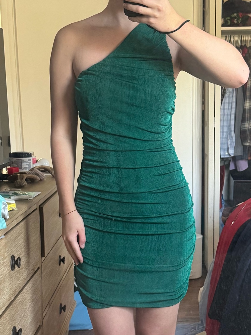 One-Shoulder Emerald Green Bodycon Dress